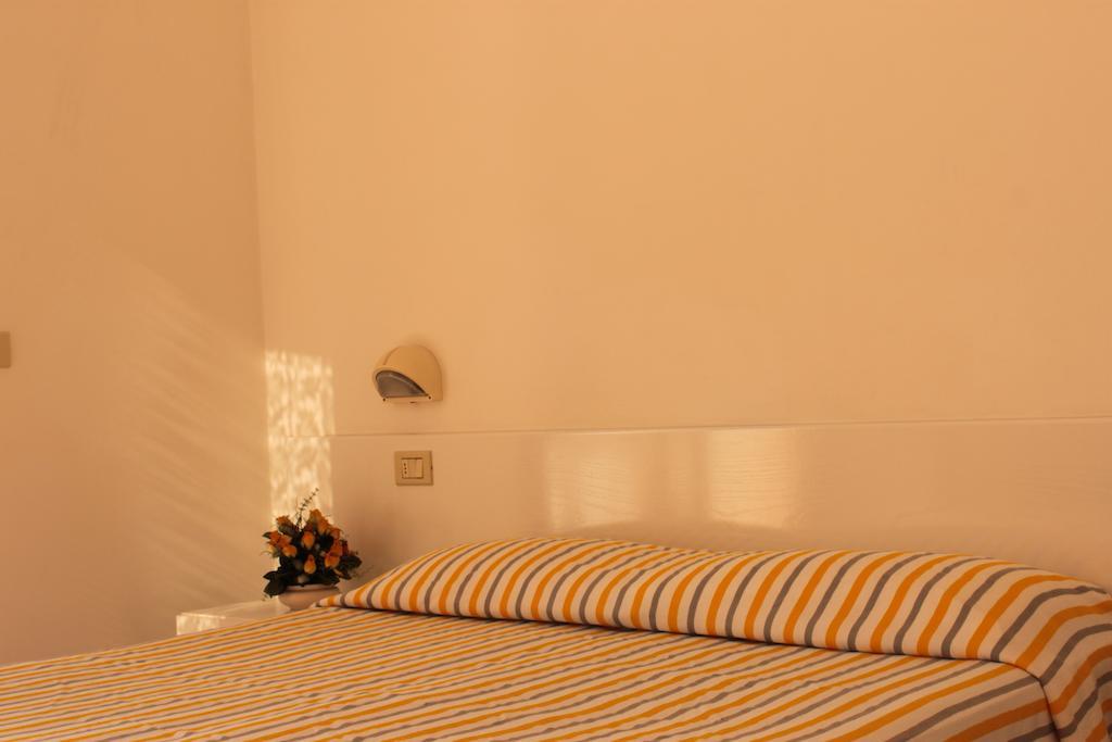 Residence Azzurro Massignano Δωμάτιο φωτογραφία